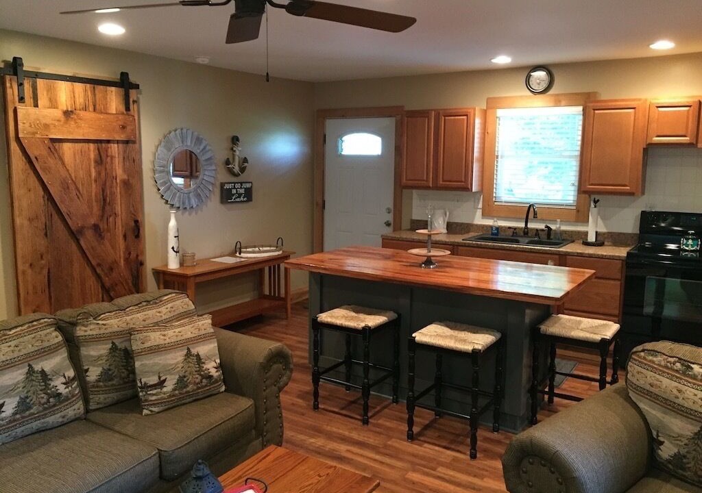 Photo of Livingroom in Byrdstown