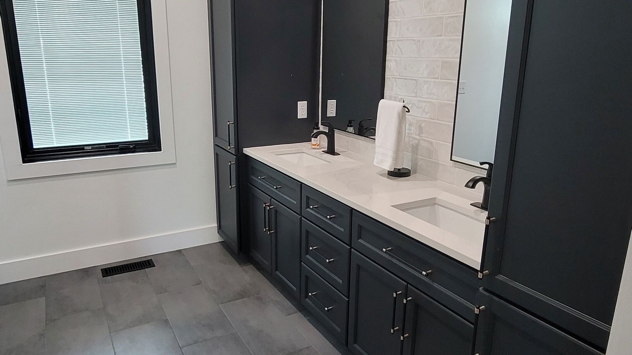 Photo of Bathroom in La Follette