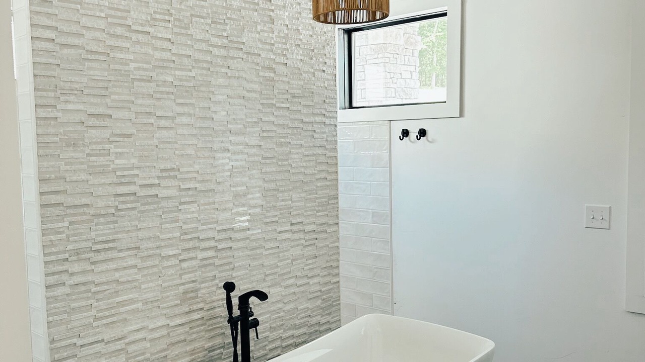 Photo of Bathroom in La Follette