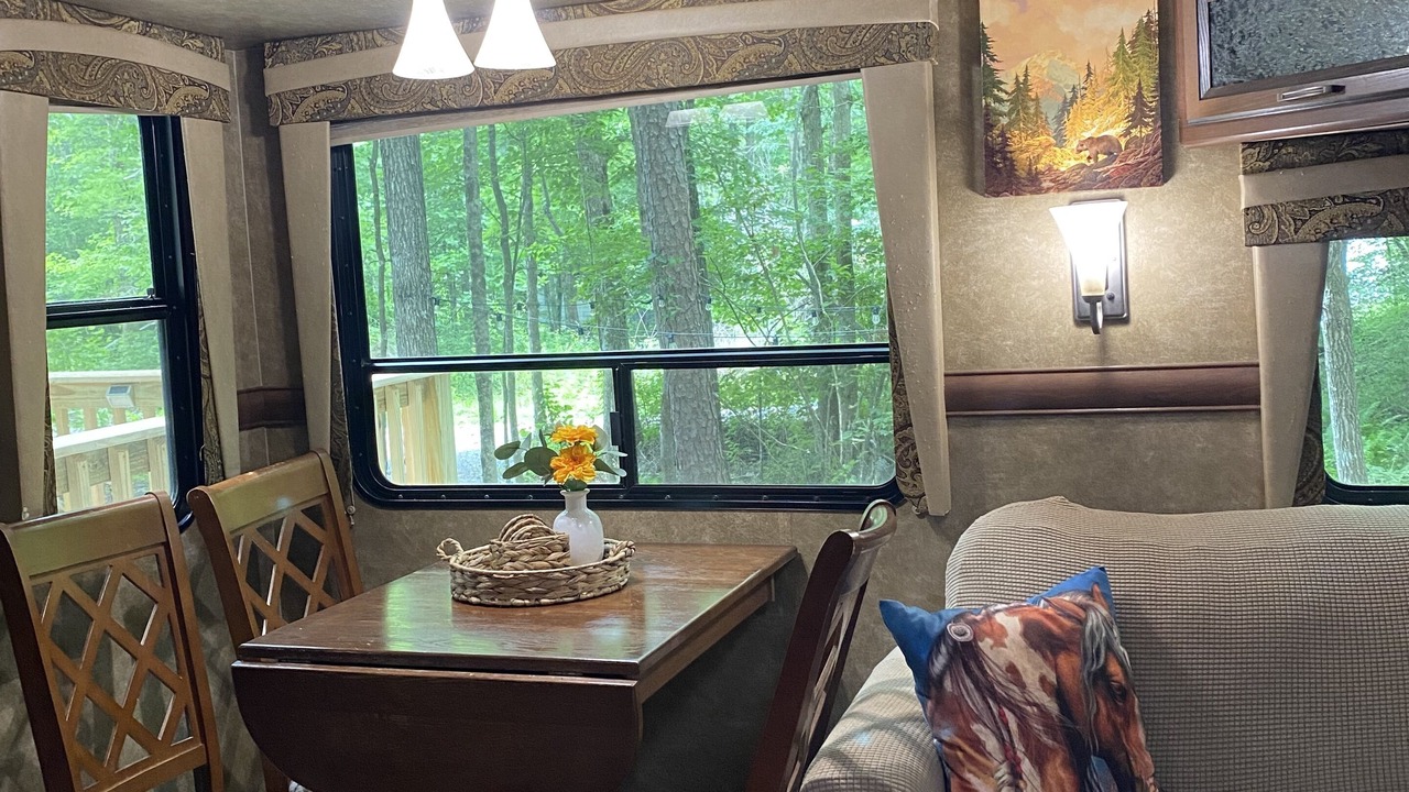 Photo of Livingroom in Jamestown