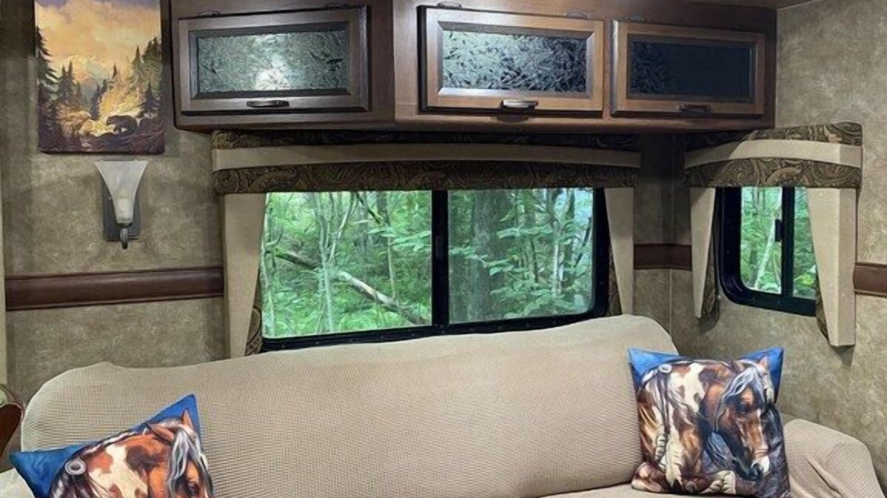 Photo of Livingroom in Jamestown