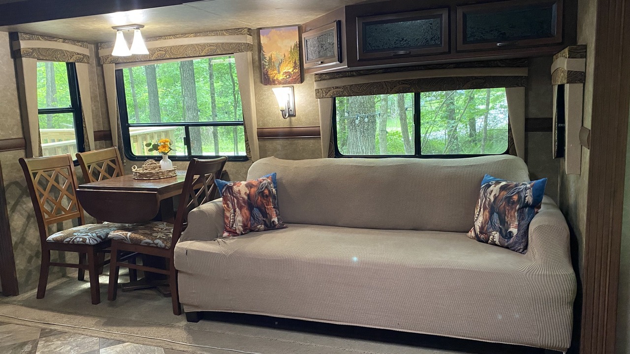 Photo of Livingroom in Jamestown
