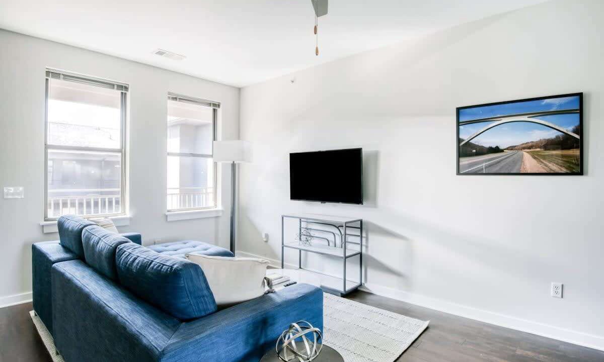 Photo of Livingroom in Music Row