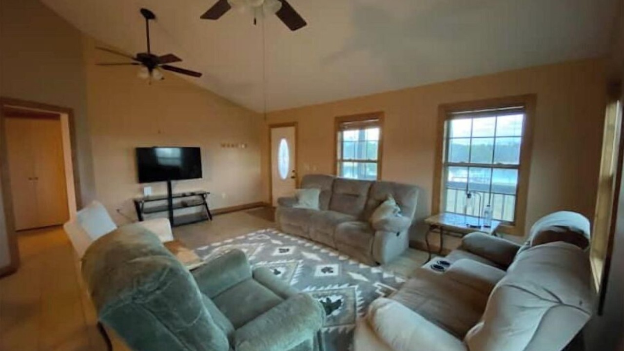 Photo of Livingroom in Deer Lodge