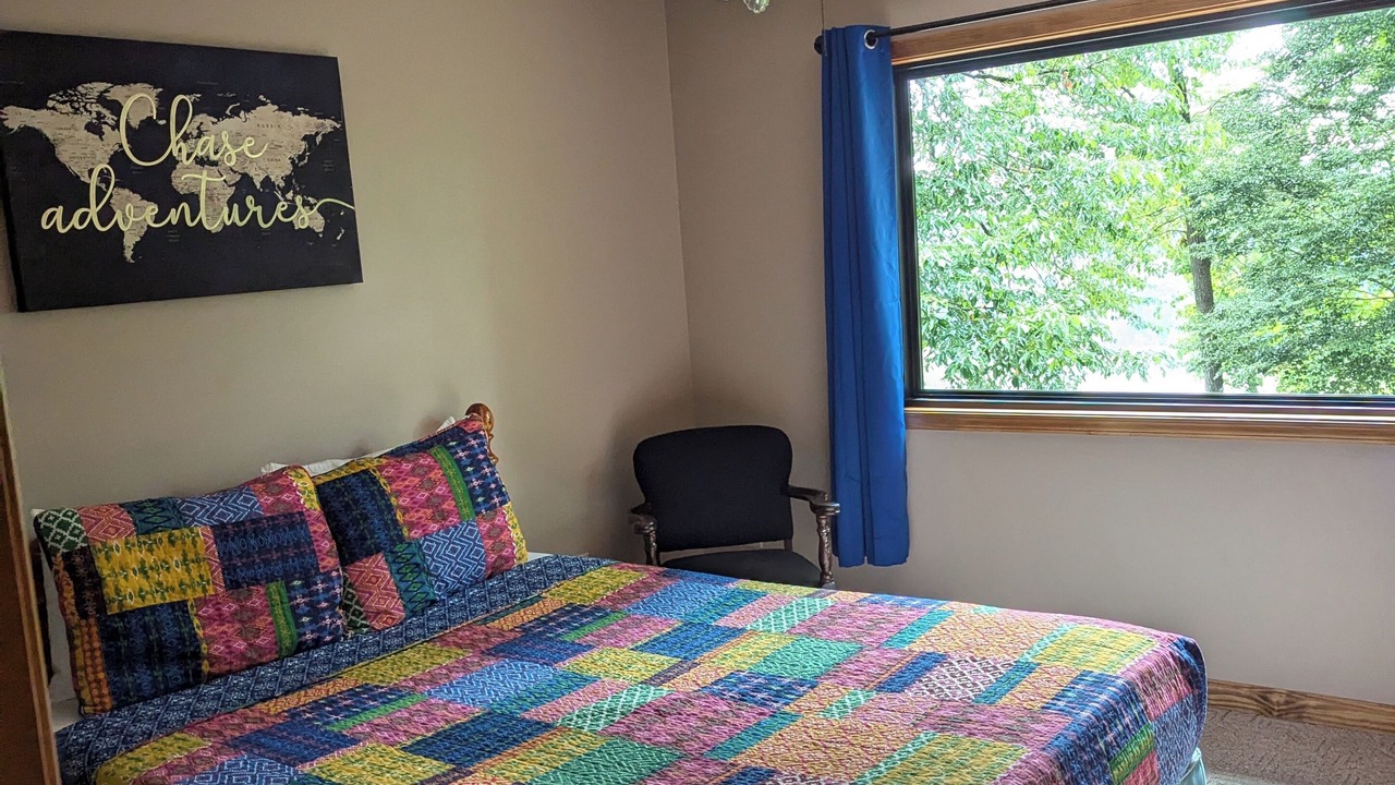 Photo of Bedroom in Byrdstown