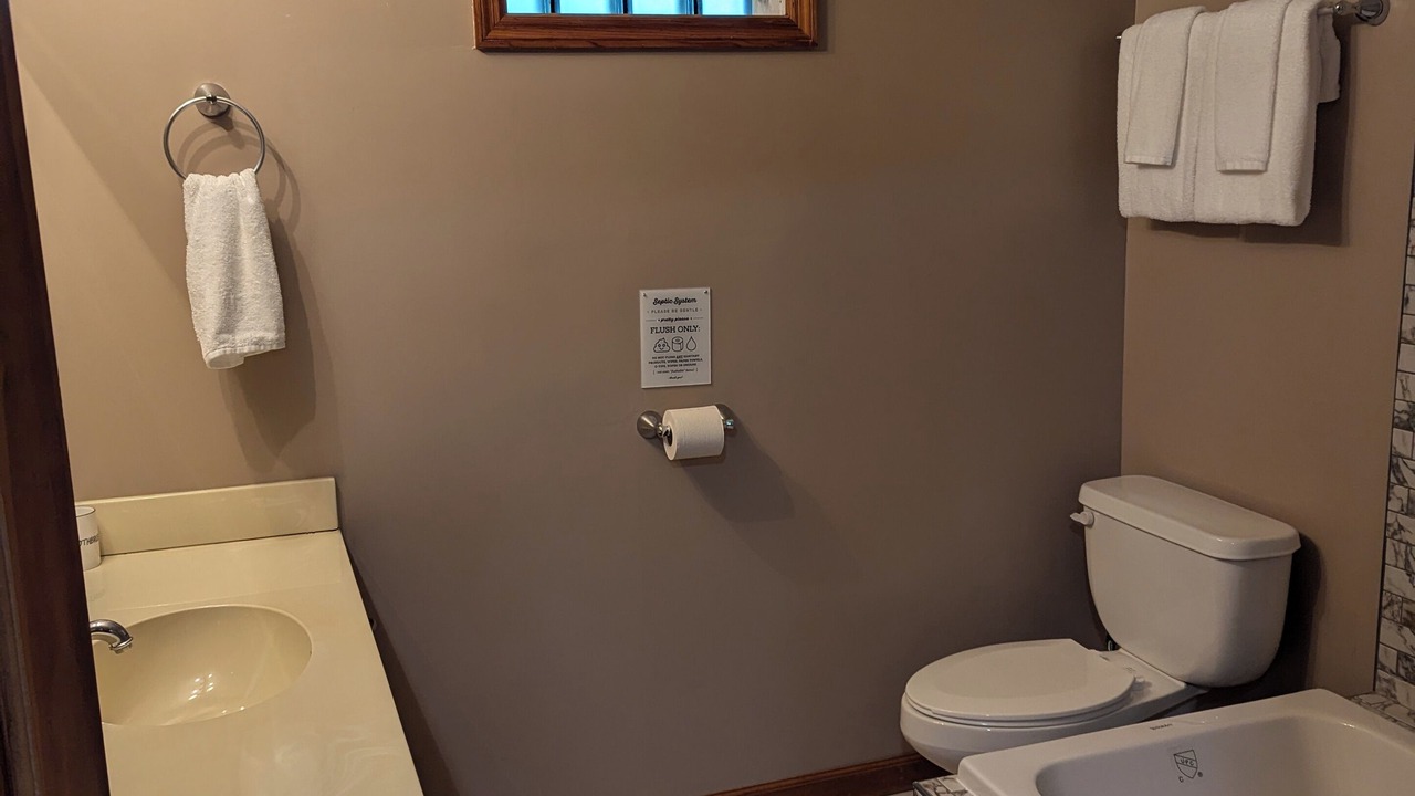Photo of Bathroom in Byrdstown