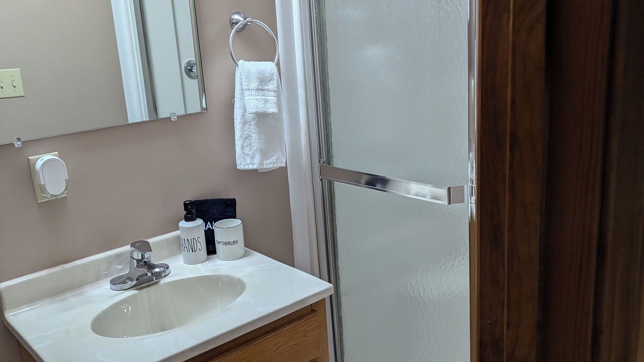 Photo of Bathroom in Byrdstown