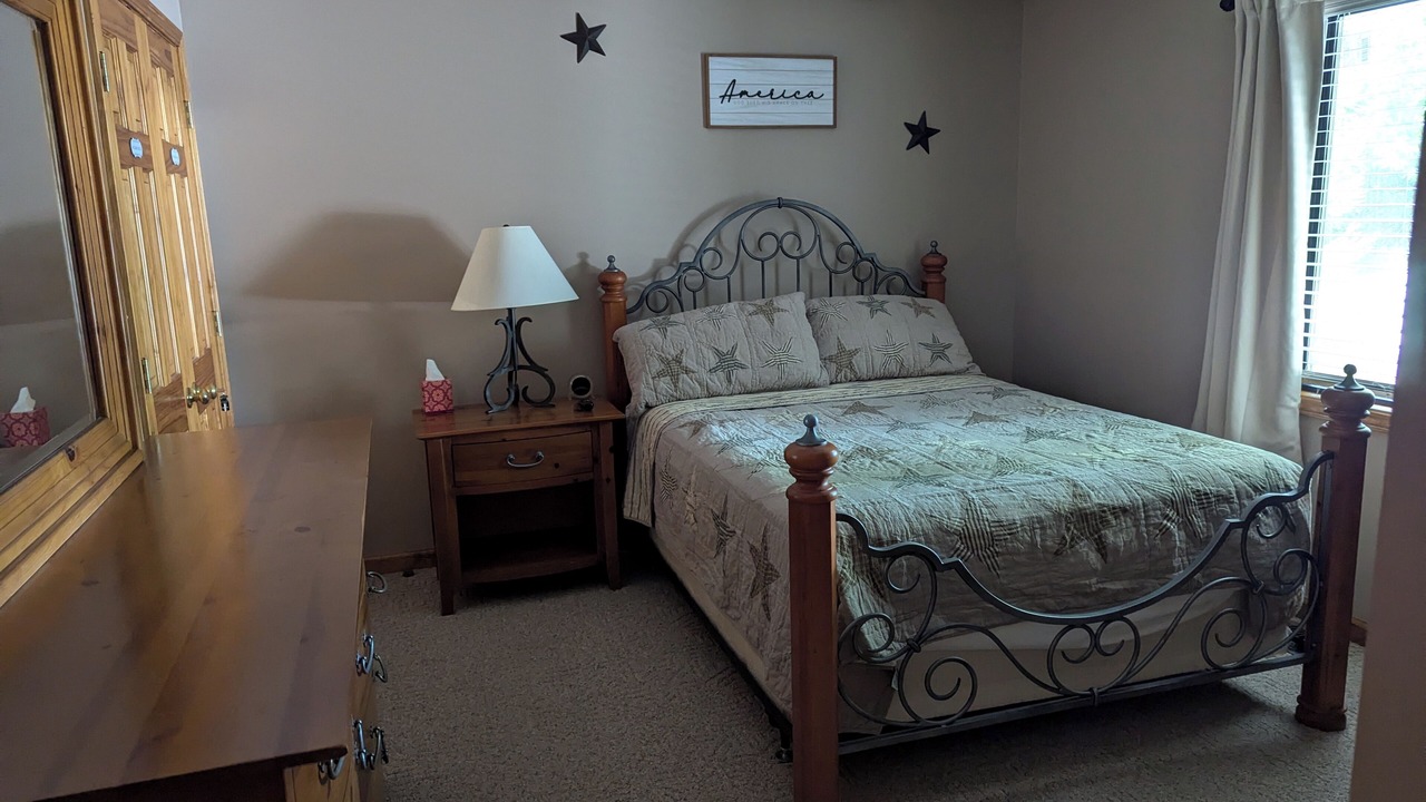 Photo of Bedroom in Byrdstown