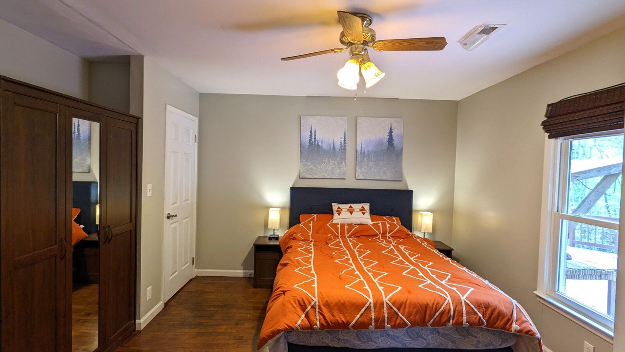 Photo of Bedroom in Sylva