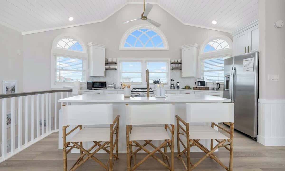 Photo of Kitchen in Waves