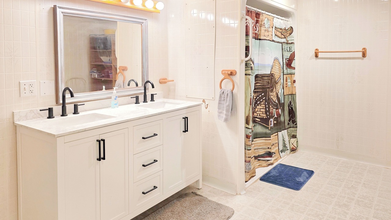 Photo of Bathroom in Westlake Corner