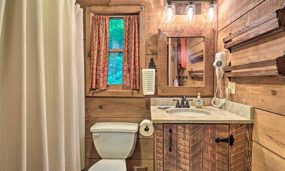 Photo of Bathroom in Balsam