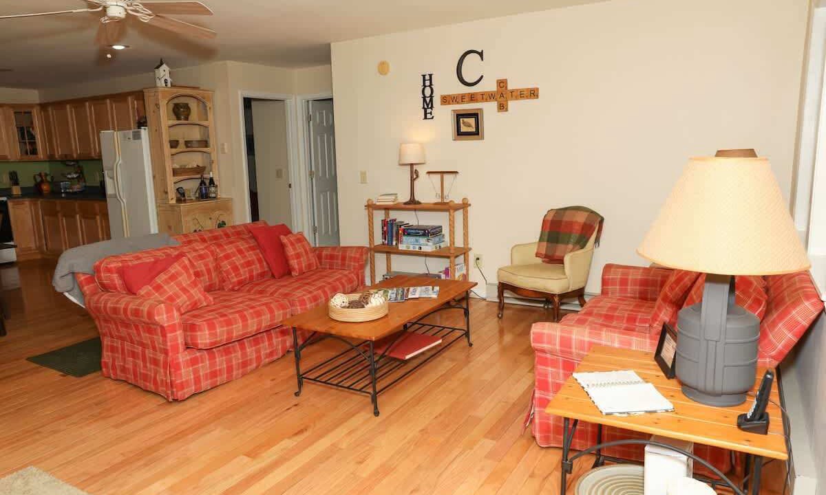 Photo of Livingroom in Burks Fork