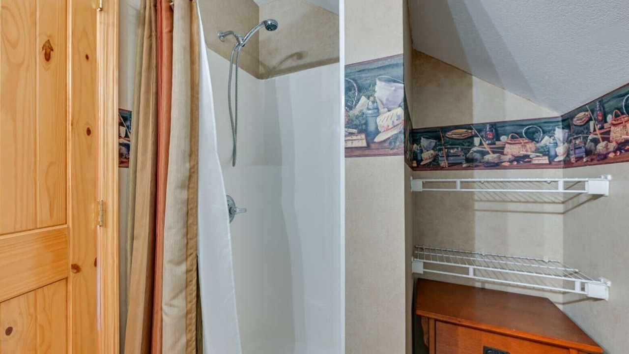 Photo of Bathroom in Byrdstown