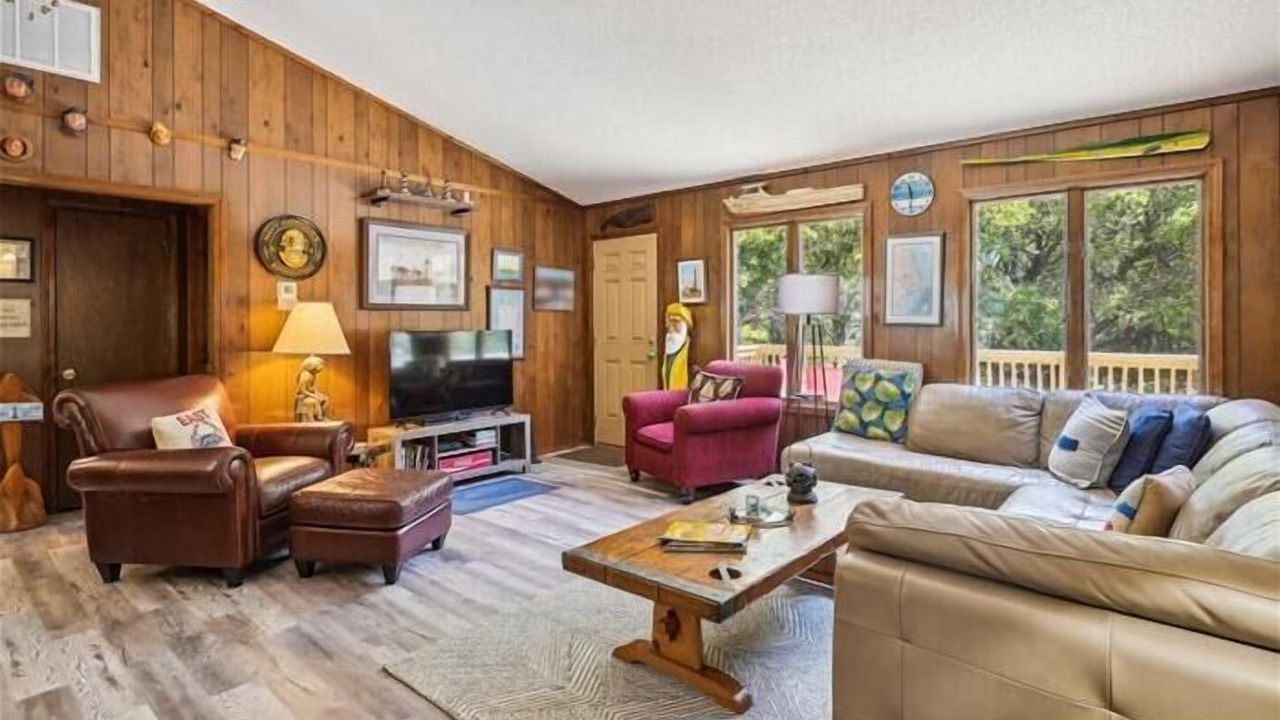 Photo of Livingroom in Southern Shores