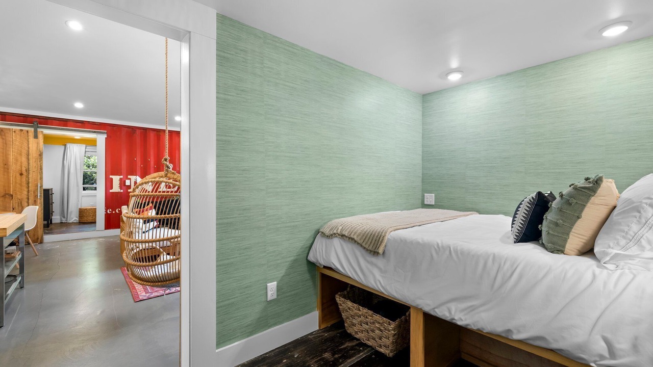 Photo of Bedroom in Woodfin