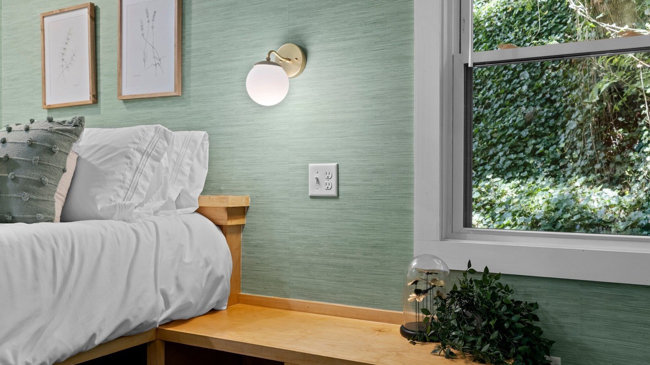Photo of Bedroom in Woodfin