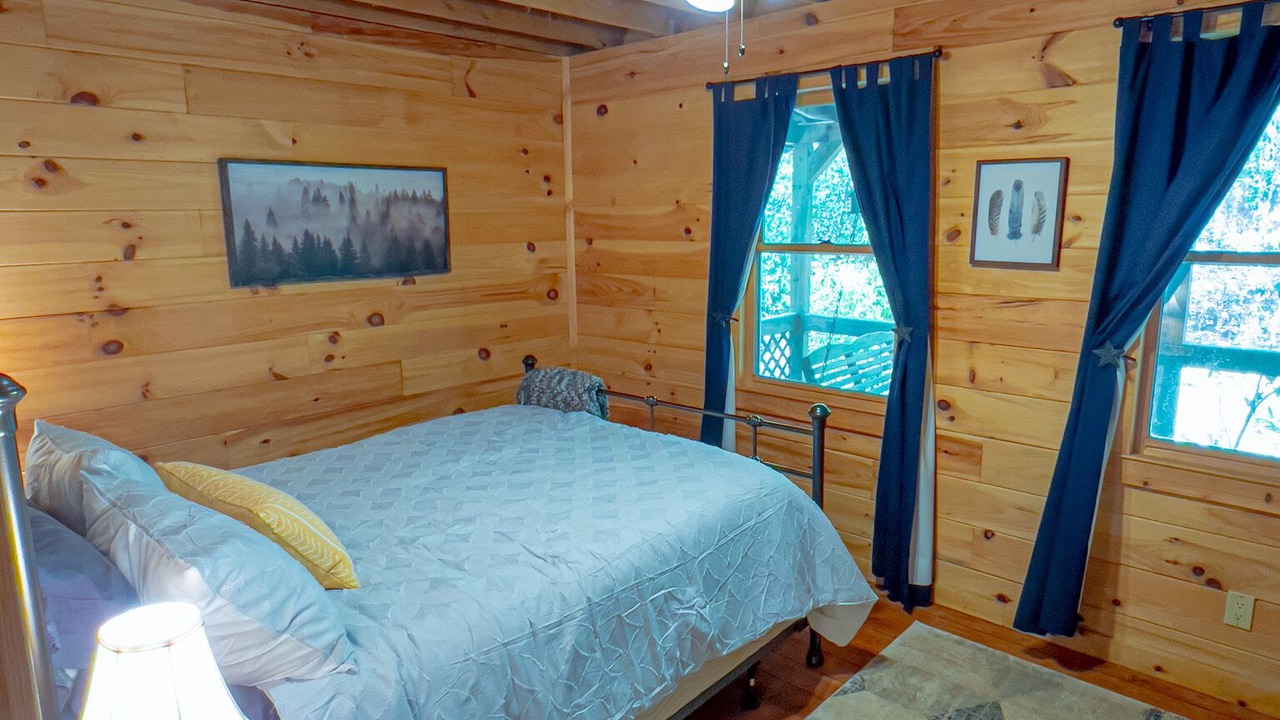 Photo of Bedroom in Cleveland