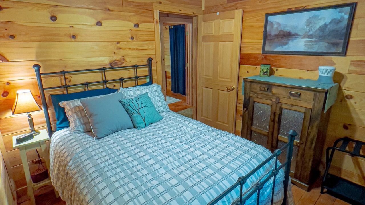 Photo of Bedroom in Cleveland