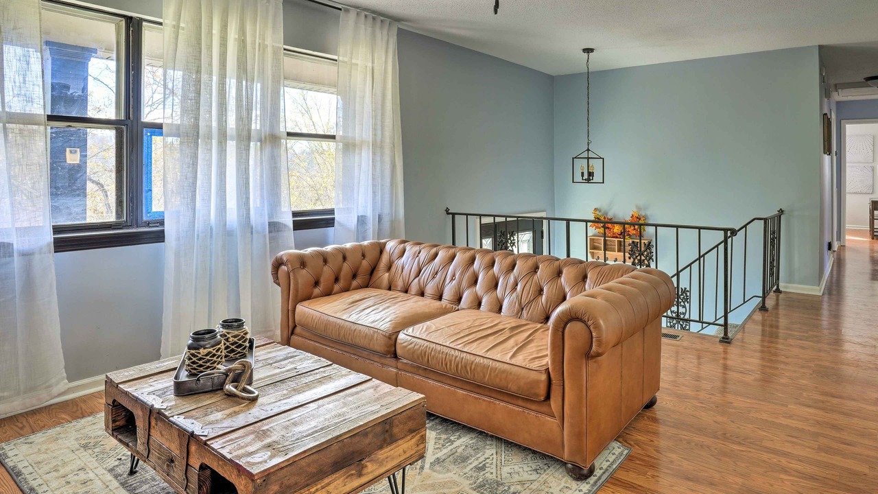 Photo of Livingroom in Flintstone