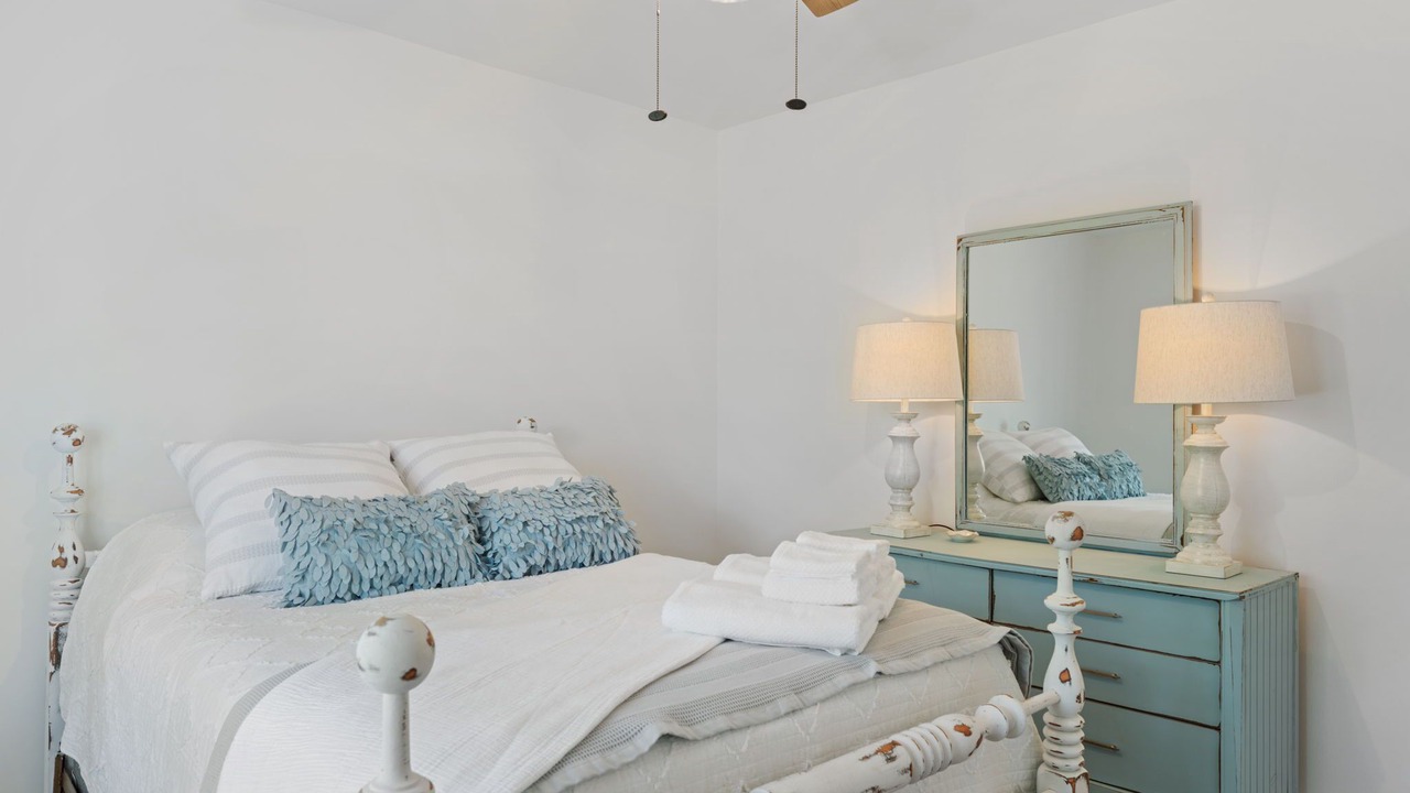 Photo of Bedroom in Green Meadow