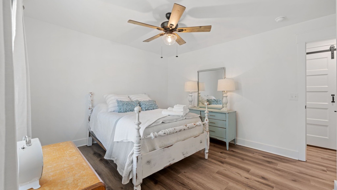 Photo of Bedroom in Green Meadow