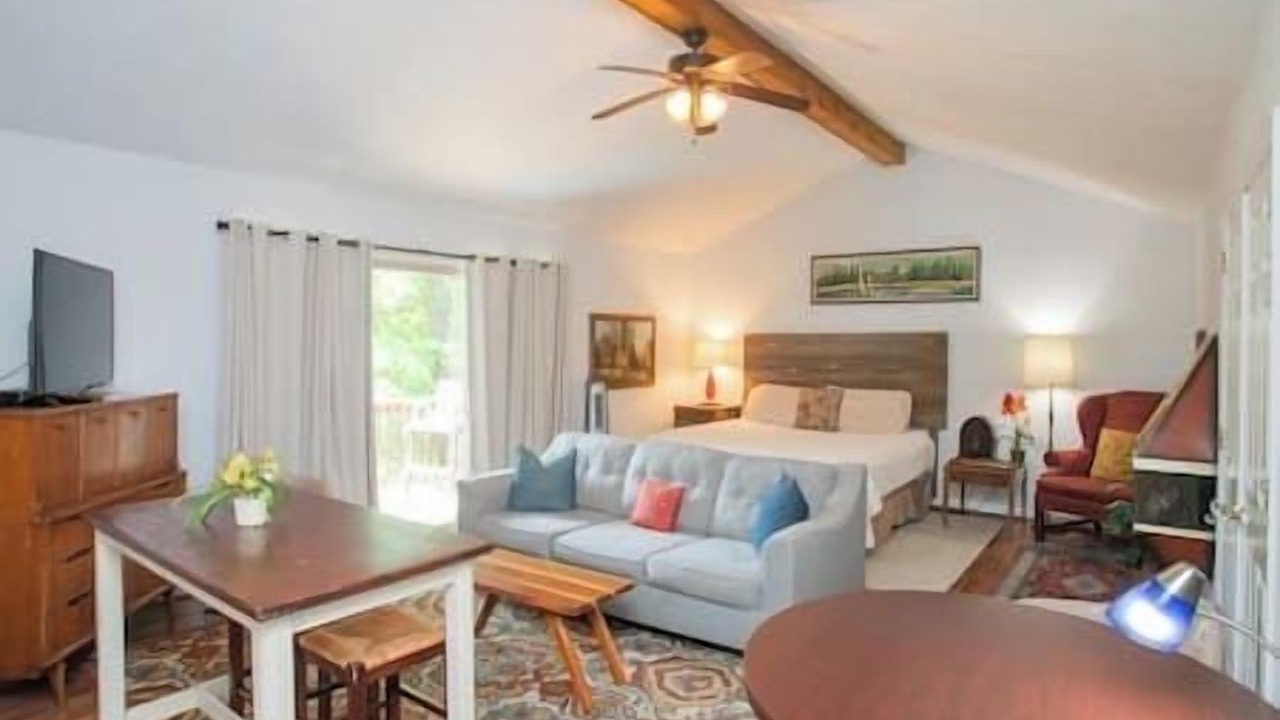 Photo of Livingroom in Gallatin