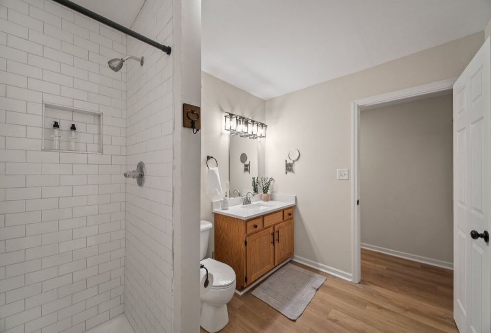 Photo of Bathroom in Sunset Road