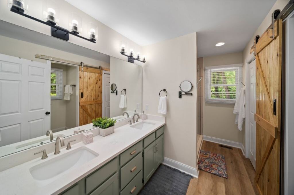 Photo of Bathroom in Sunset Road