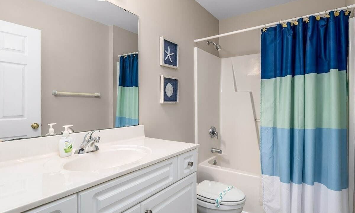 Photo of Bathroom in Long Beach