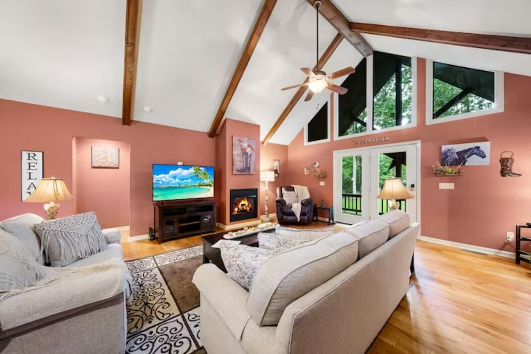Photo of Livingroom in Jamestown