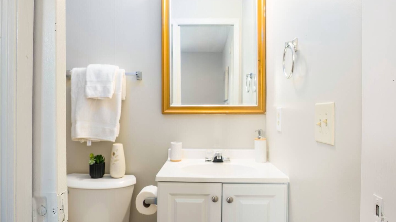 Photo of Bathroom in Calhoun