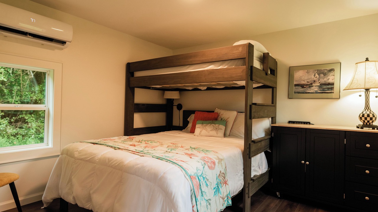 Photo of Bedroom in Wanchese