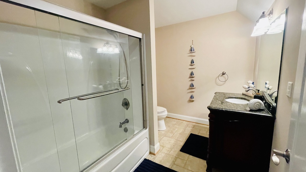 Photo of Bathroom in Moneta