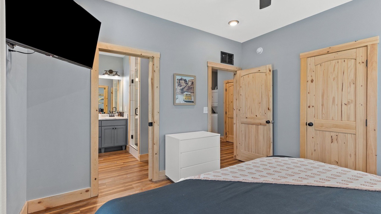 Photo of Bedroom in Rogers