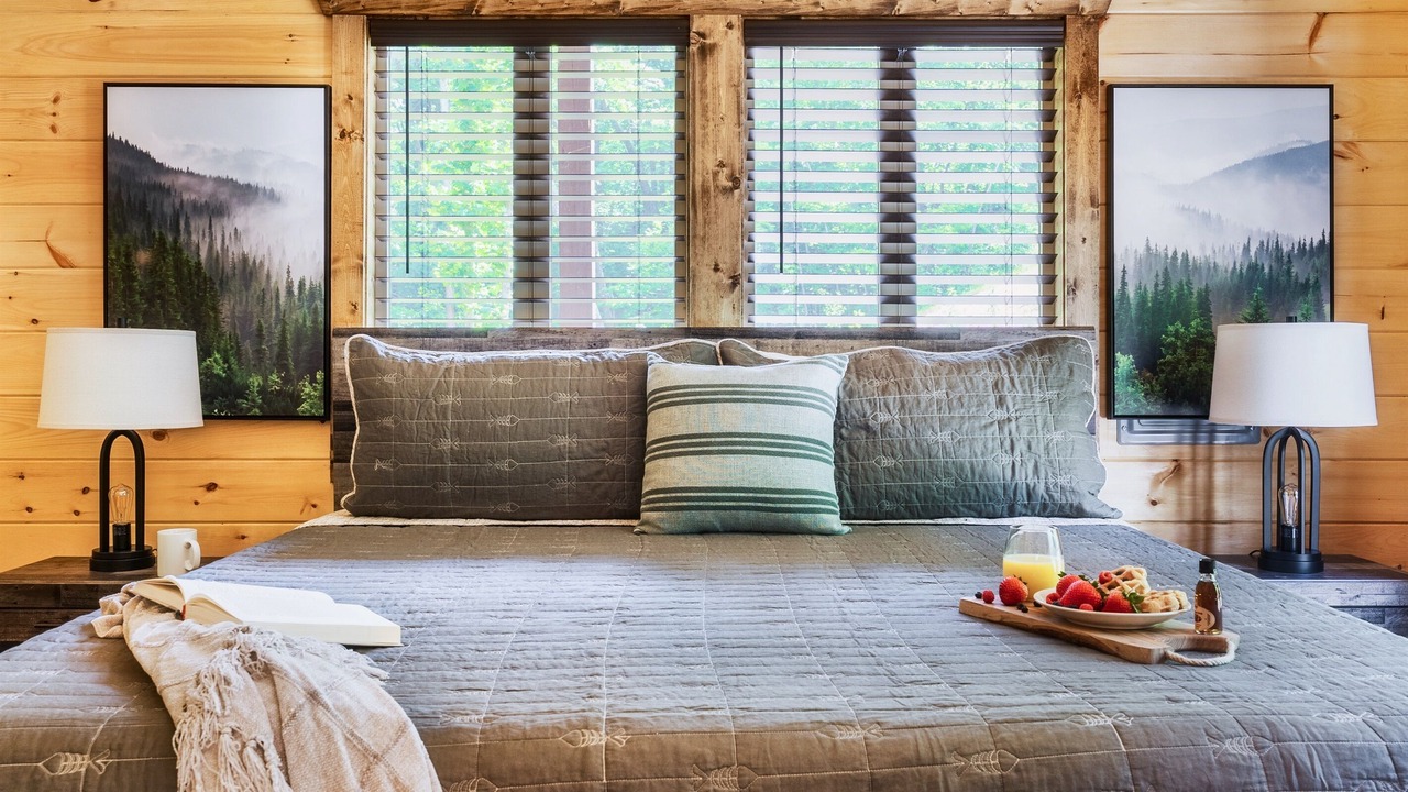 Photo of Bedroom in Wears Valley