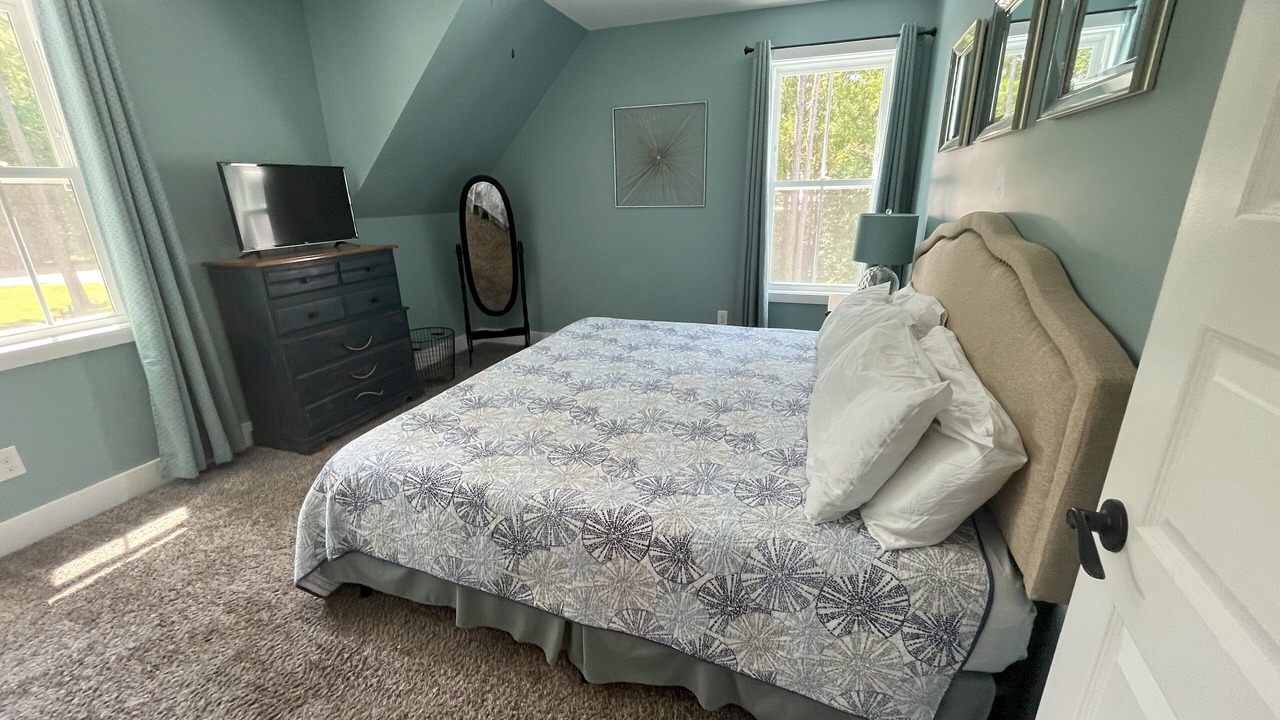 Photo of Bedroom in Minnesott Beach