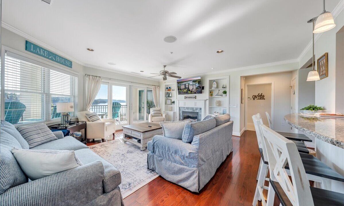 Photo of Livingroom in Westlake Corner