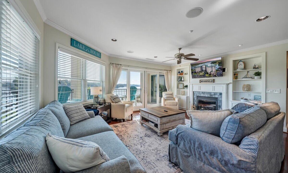 Photo of Livingroom in Westlake Corner
