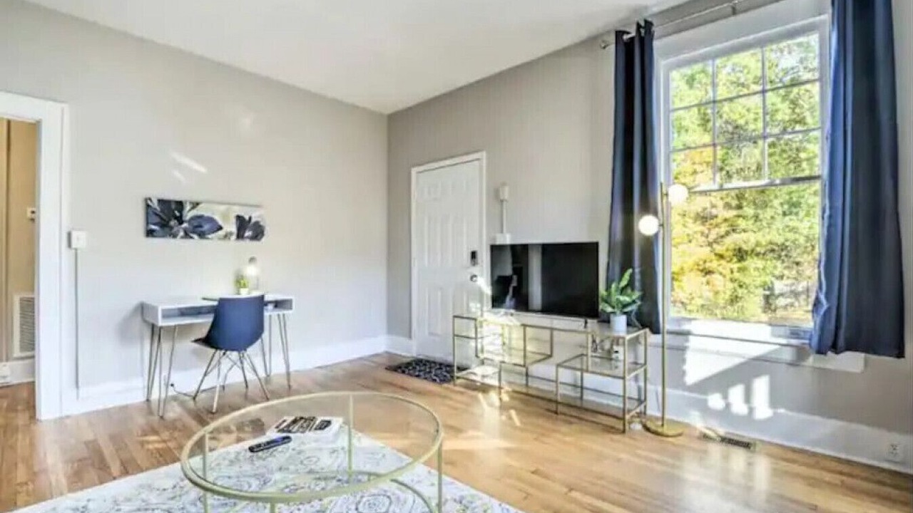 Photo of Livingroom in Southwest Raleigh