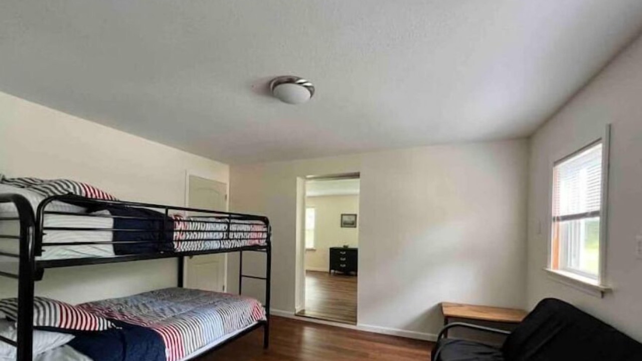 Photo of Bedroom in La Follette