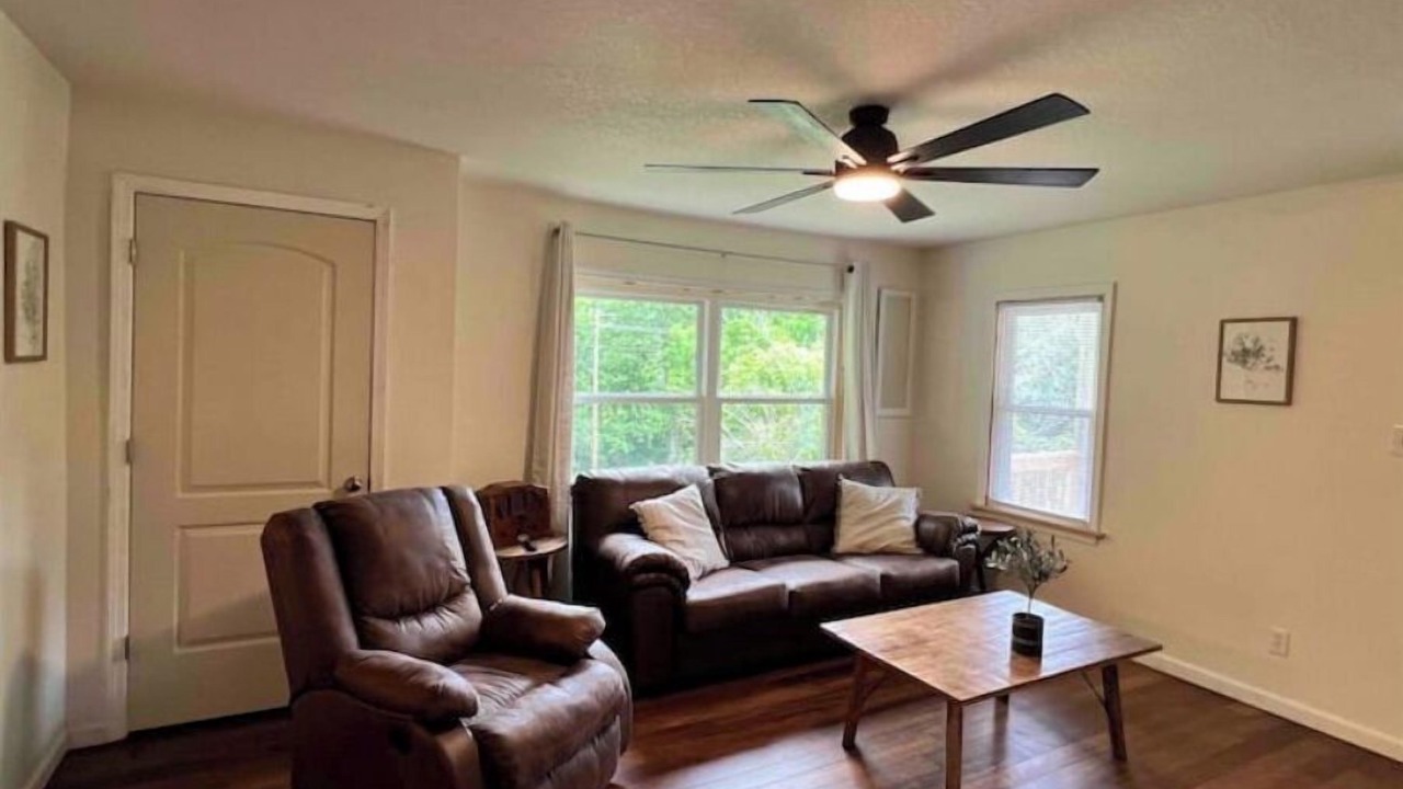Photo of Livingroom in La Follette
