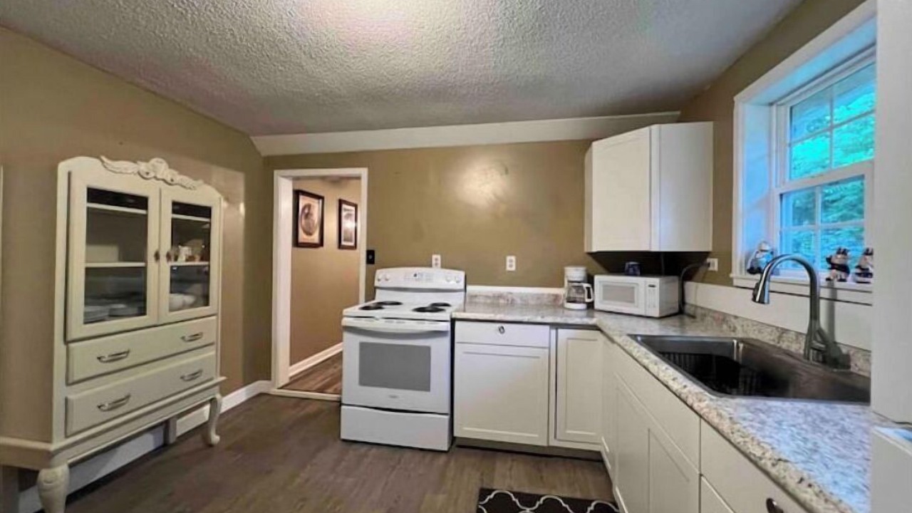 Photo of Kitchen in La Follette