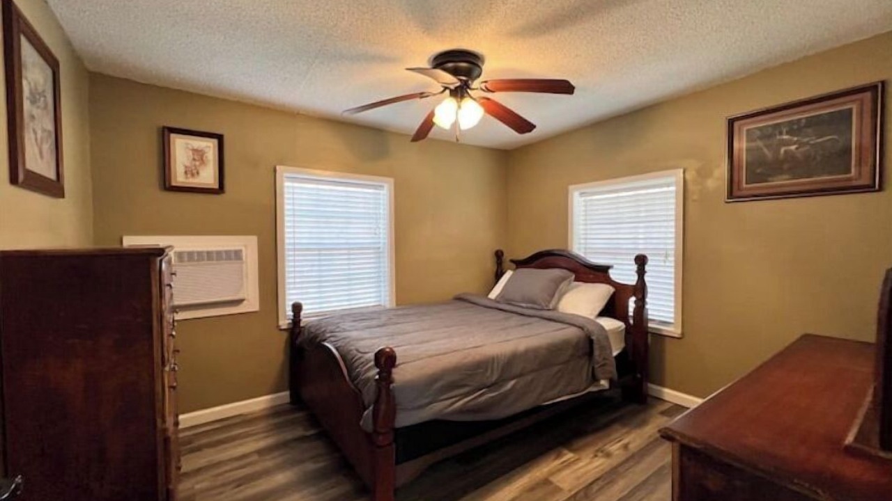 Photo of Bedroom in La Follette