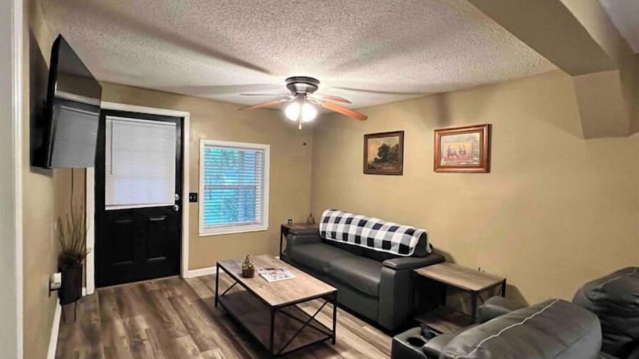 Photo of Livingroom in La Follette
