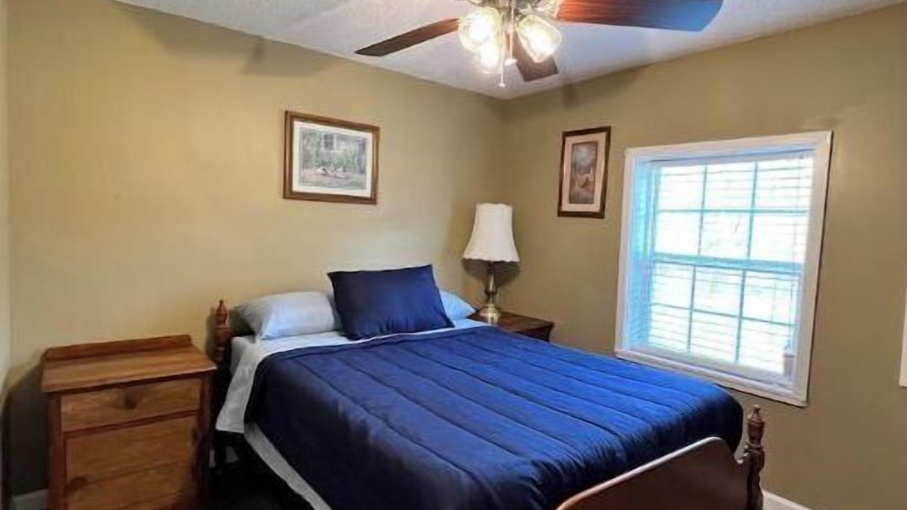 Photo of Bedroom in La Follette