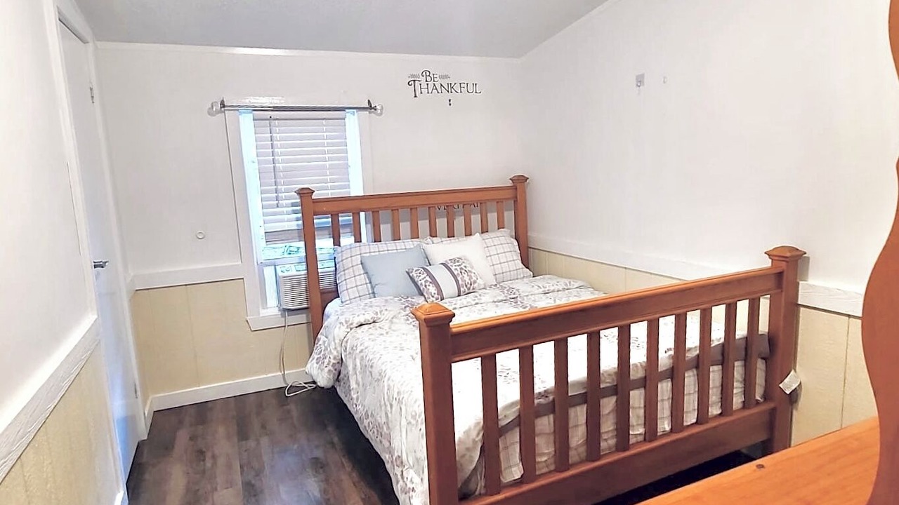 Photo of Bedroom in Muddy Pond