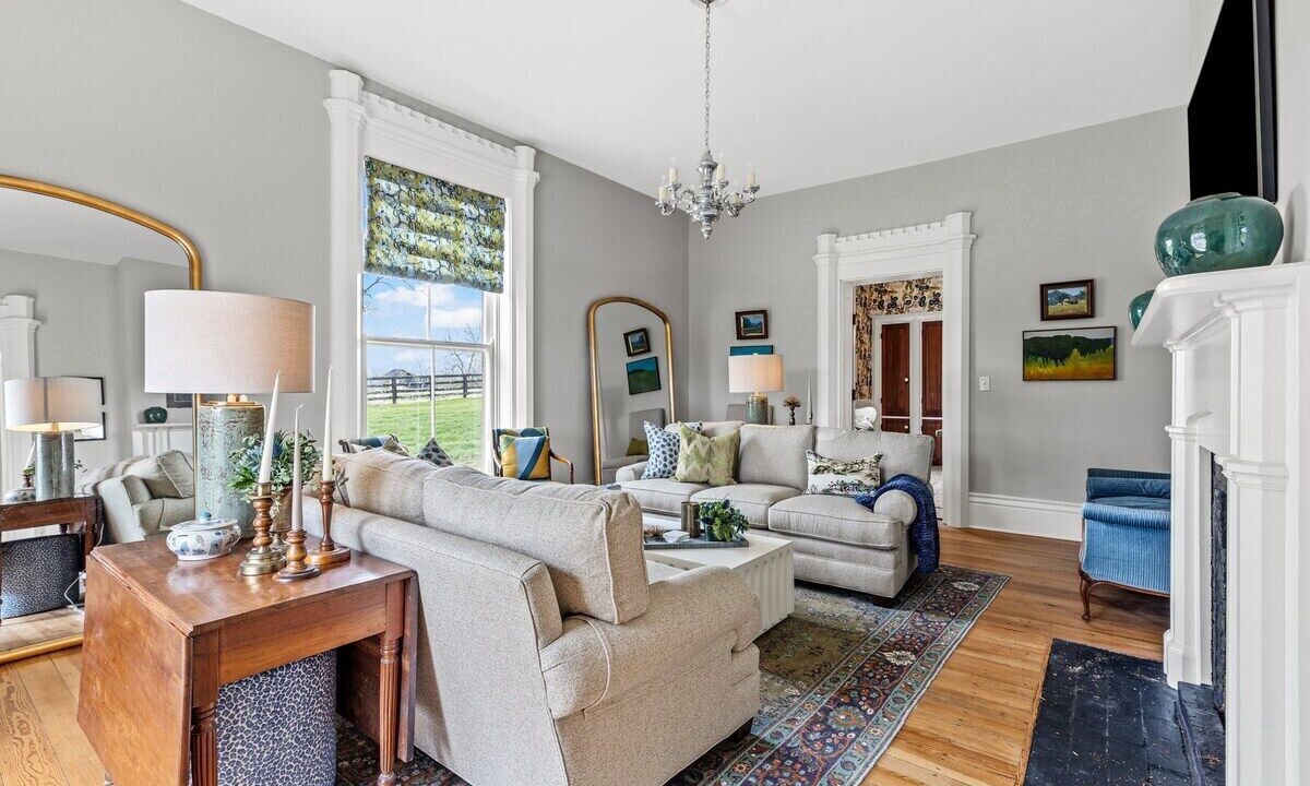 Photo of Livingroom in Nicholasville