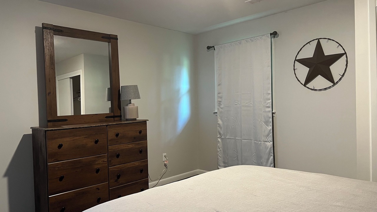Photo of Bedroom in Newcomb