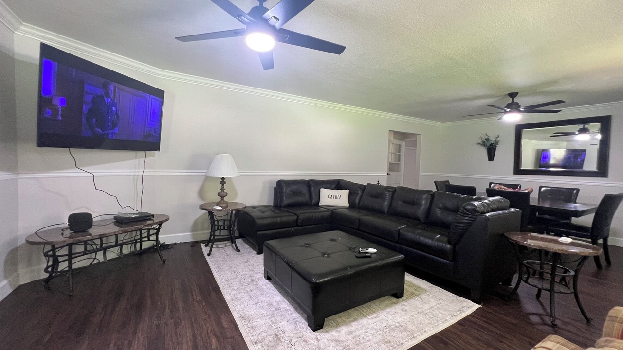 Photo of Livingroom in Newcomb